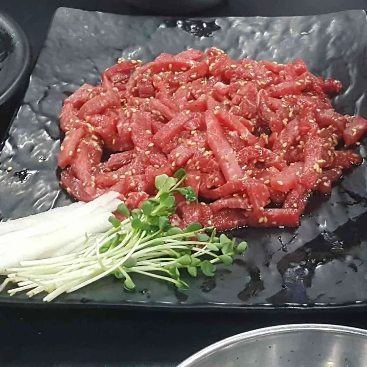 육회한연어 대표 사진