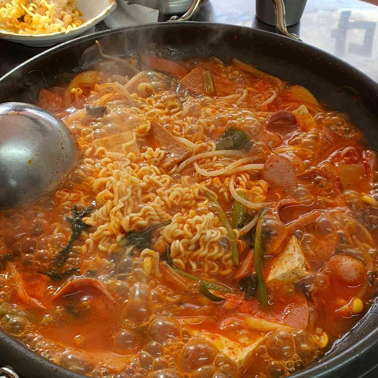 밥사랑의정부부대찌개 대표 사진