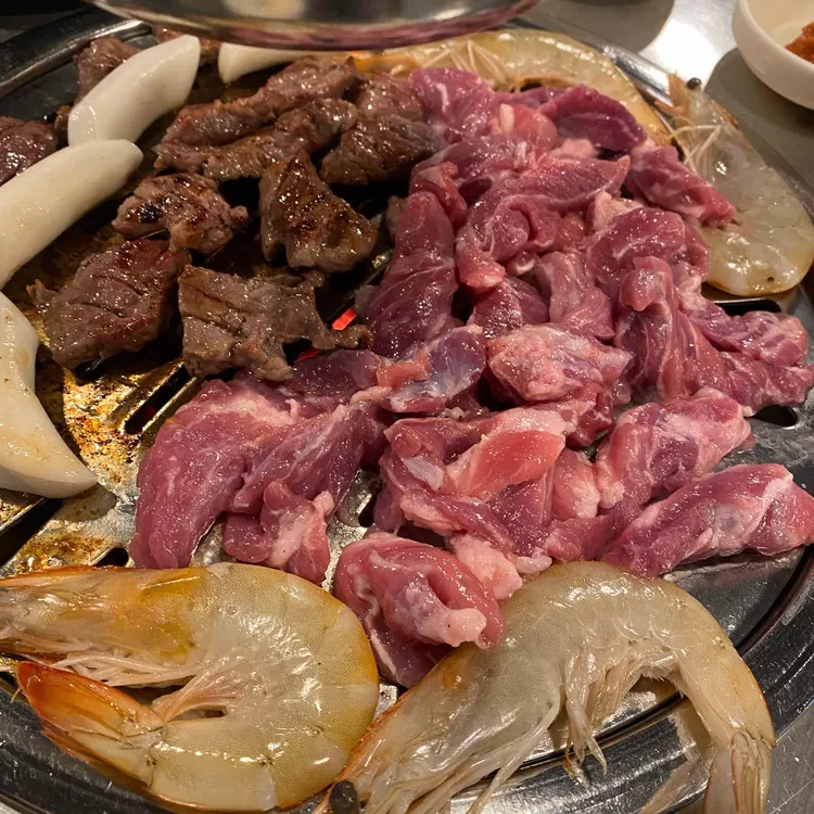 돼지꿈꾸다 대표 사진