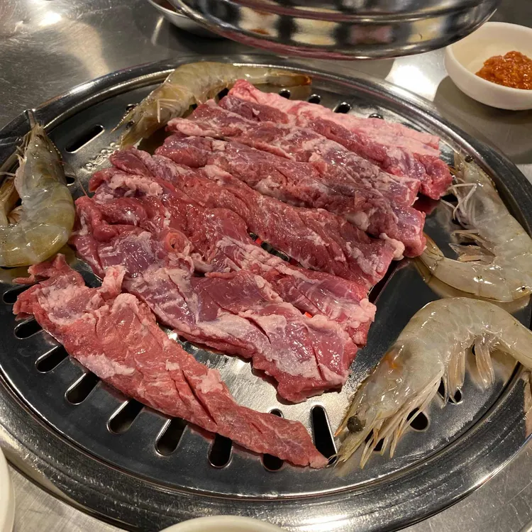 돼지꿈꾸다 대표 사진