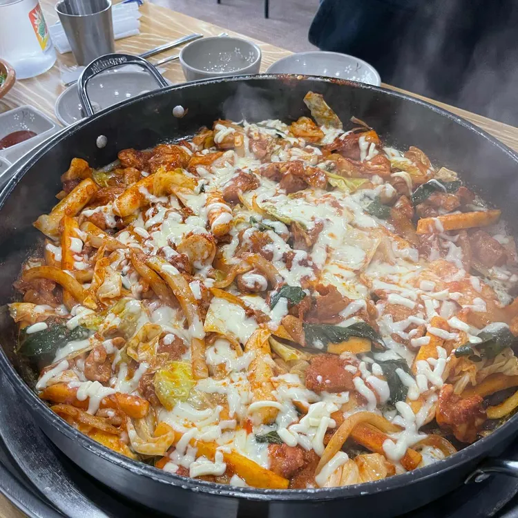 정통춘천닭갈비 대표 사진