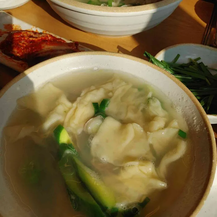 옹기종기엄마손 바지락칼국수 대표 사진