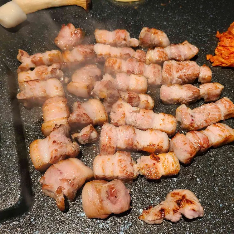 육꼬집플러스 대표 사진