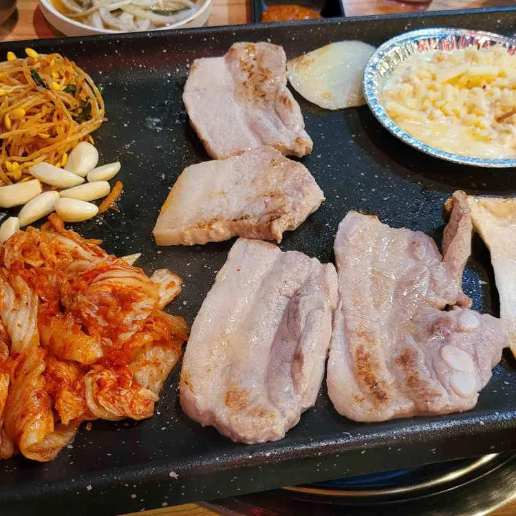 뒷골목생삼겹 대표 사진