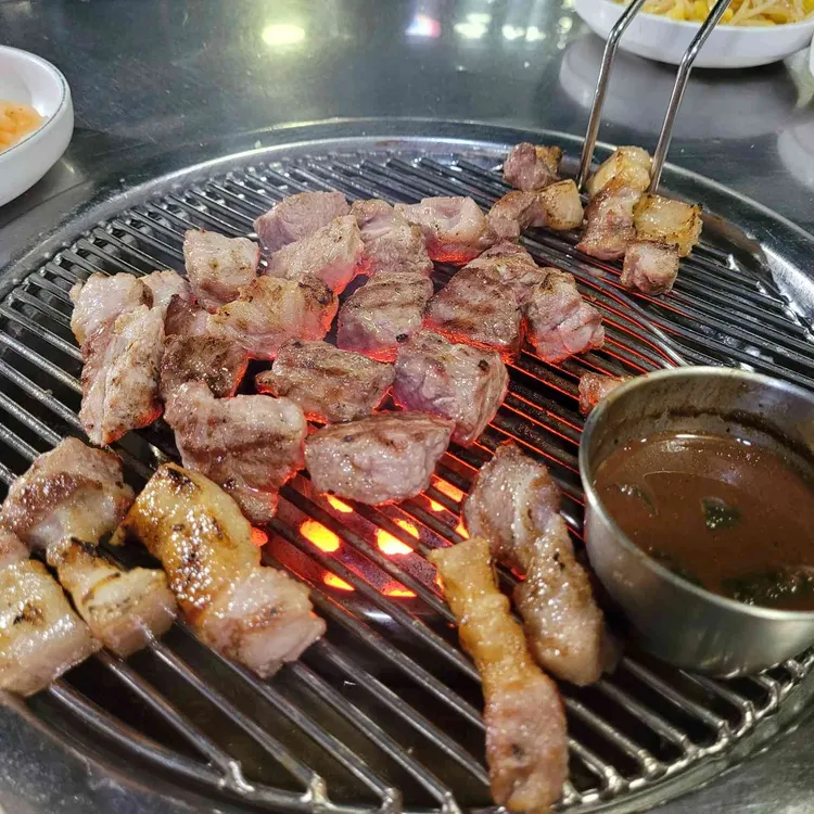 돈사촌 대표 사진