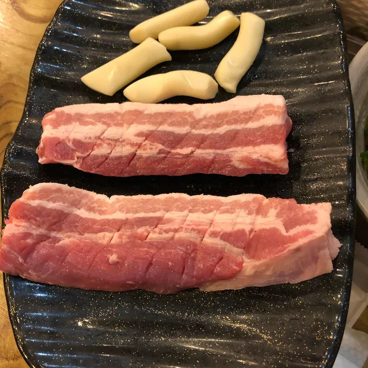 한돈참숯꼬기 대표 사진