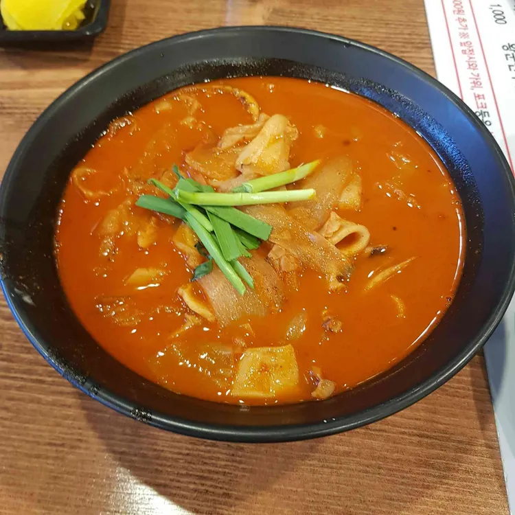 홍익짬뽕: 중식 프랜차이즈 맛집 - AI 딩코의 맛집 공략