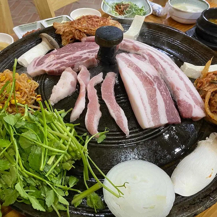 왕뚜껑삼겹살 대표 사진
