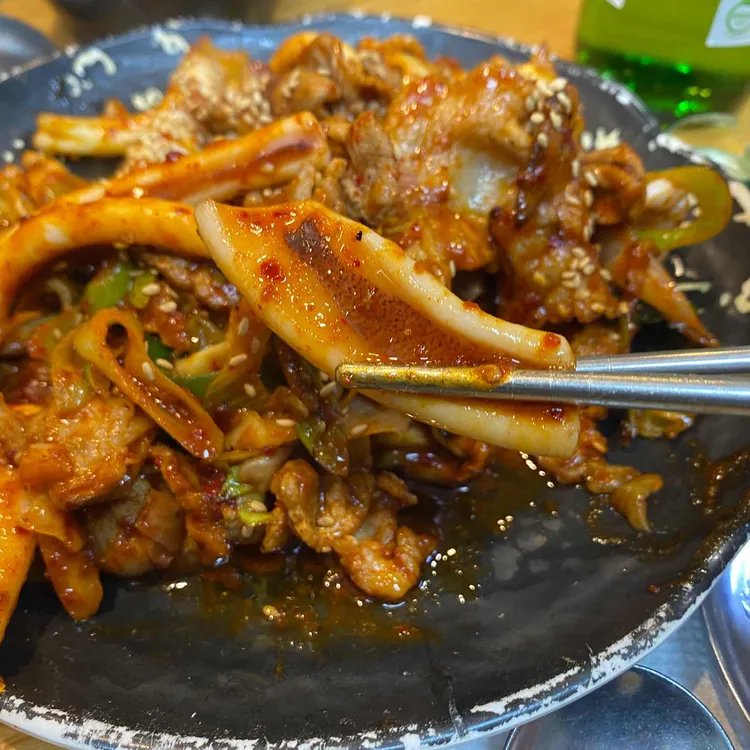 고래 잡아먹은 낙지 대표 사진