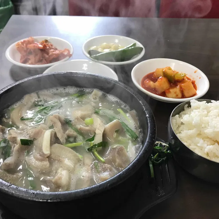 어메불 돼지국밥 대표 사진
