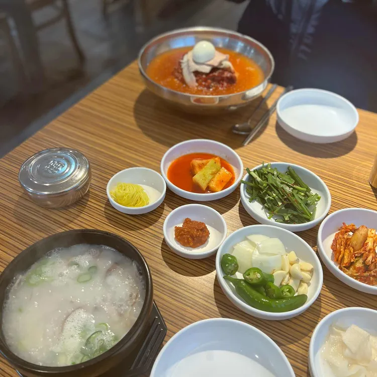 건효돼지국밥 대표 사진