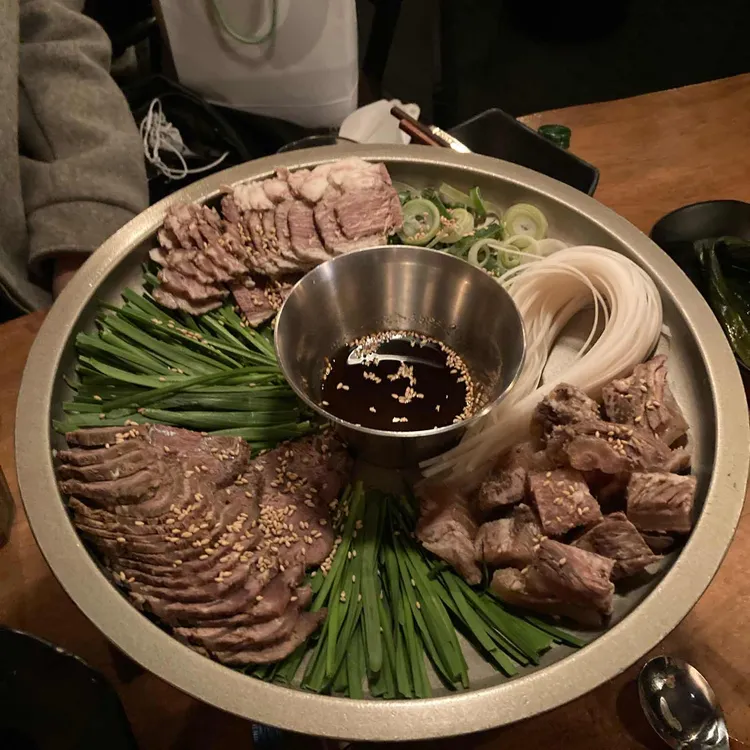 구석 대표 사진