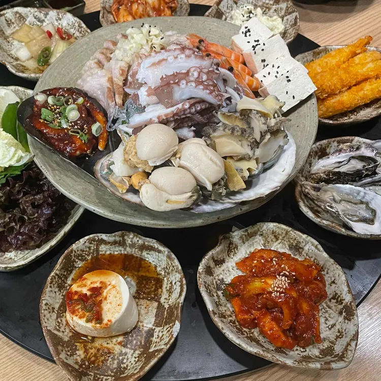 대왕해물문어보쌈 대표 사진