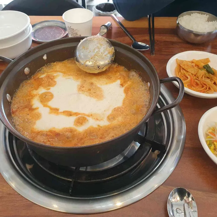 동숙이생고기콩김치찌개 대표 사진