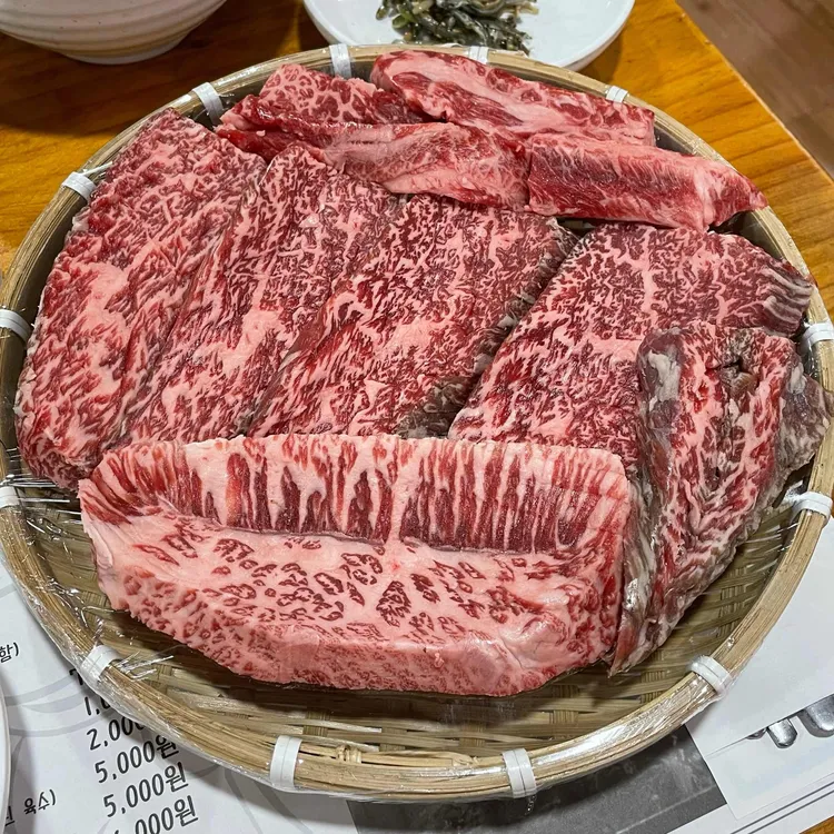 누렁소까망돼지 대표 사진