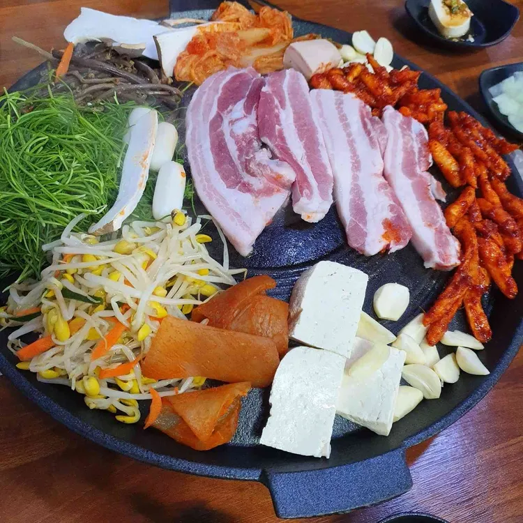 더덕솥뚜껑삼겹살 대표 사진