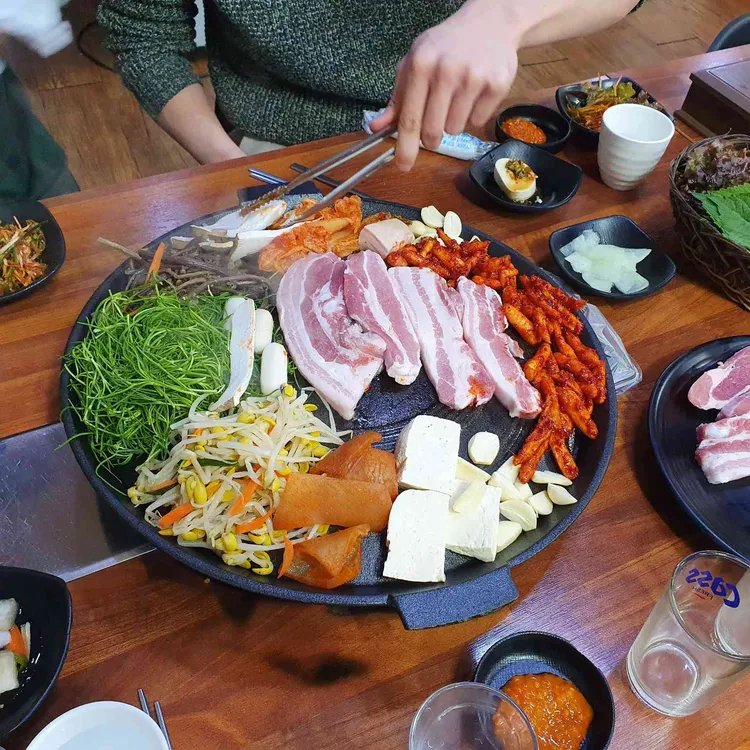 더덕솥뚜껑삼겹살 대표 사진