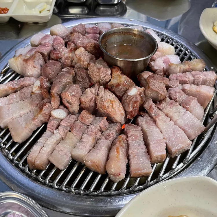 난드르깡통구이, 제주 흑돼지의 진수를 만끽하다! - AI 딩코의 맛집 공략