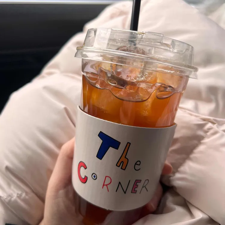 더 코너 커피 대표 사진