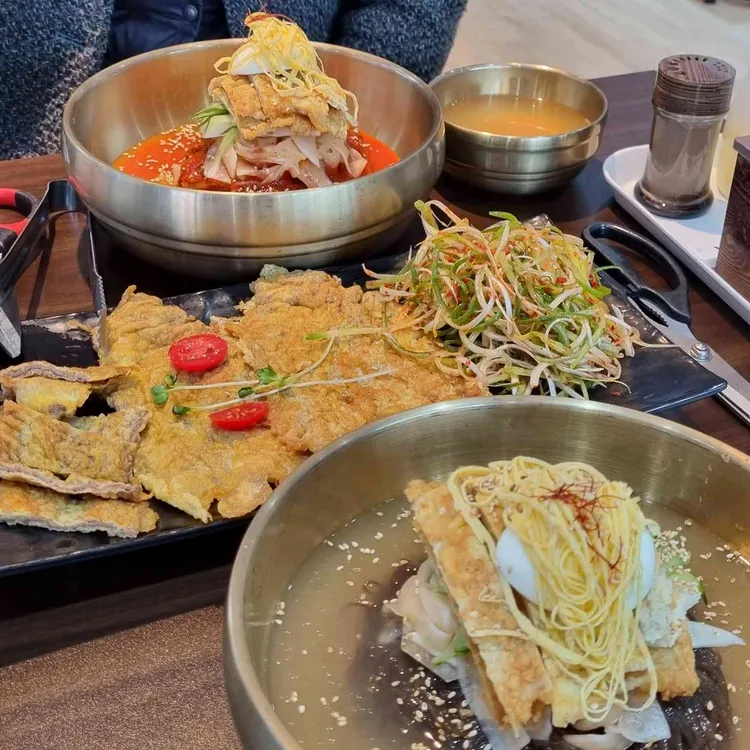 참진주면옥&금돼지집 대표 사진