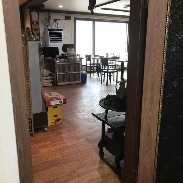 봄날 칼국수 보리밥 대표 사진