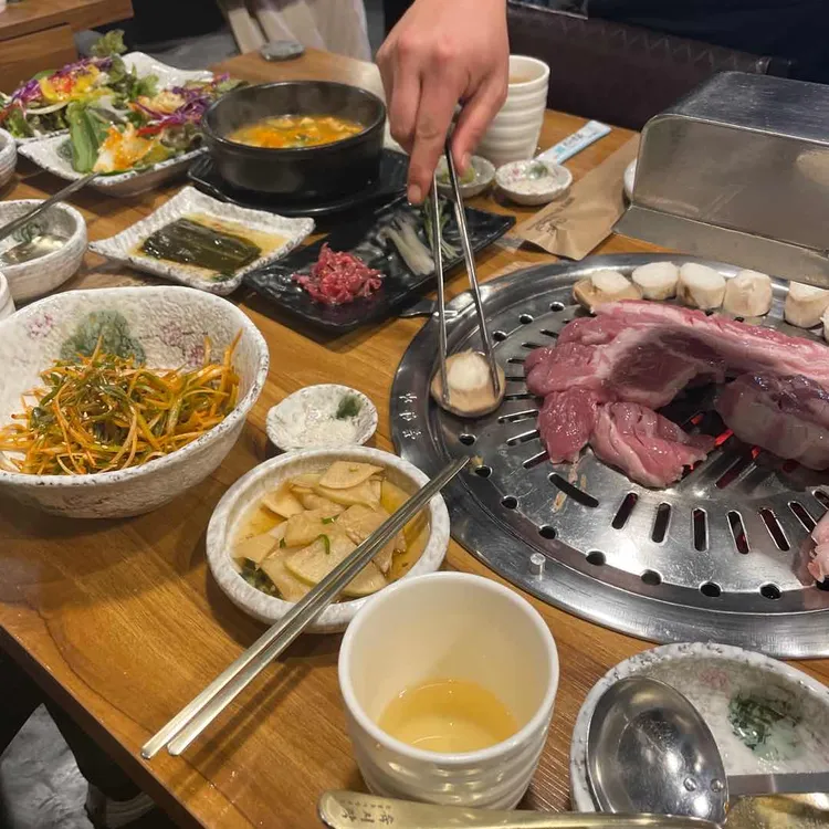 육시락 대표 사진