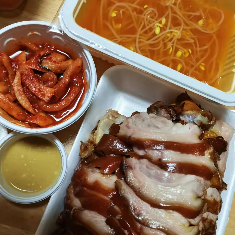 봉명족발 대표 사진