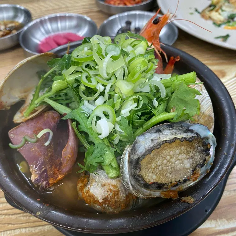 통영해물뚝배기 대표 사진