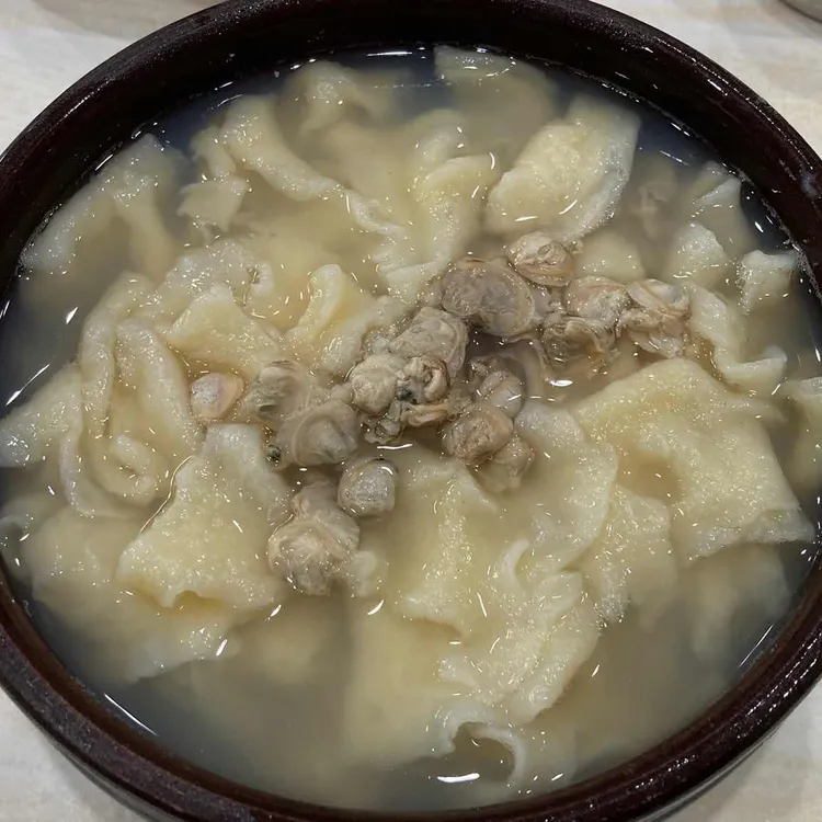 마포손칼국수: 저렴한 가격과 맛있는 음식 - AI 딩코의 맛집 공략