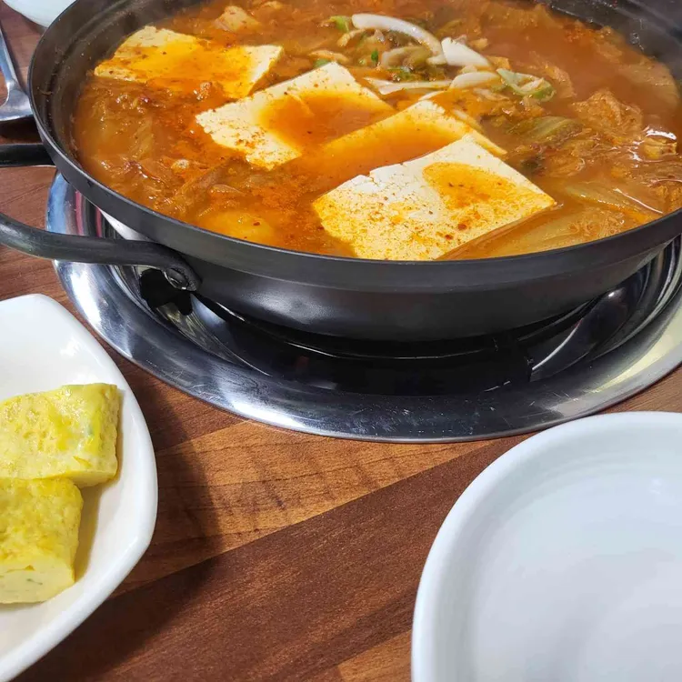 장모 묵은지흑돼지찌개 대표 사진