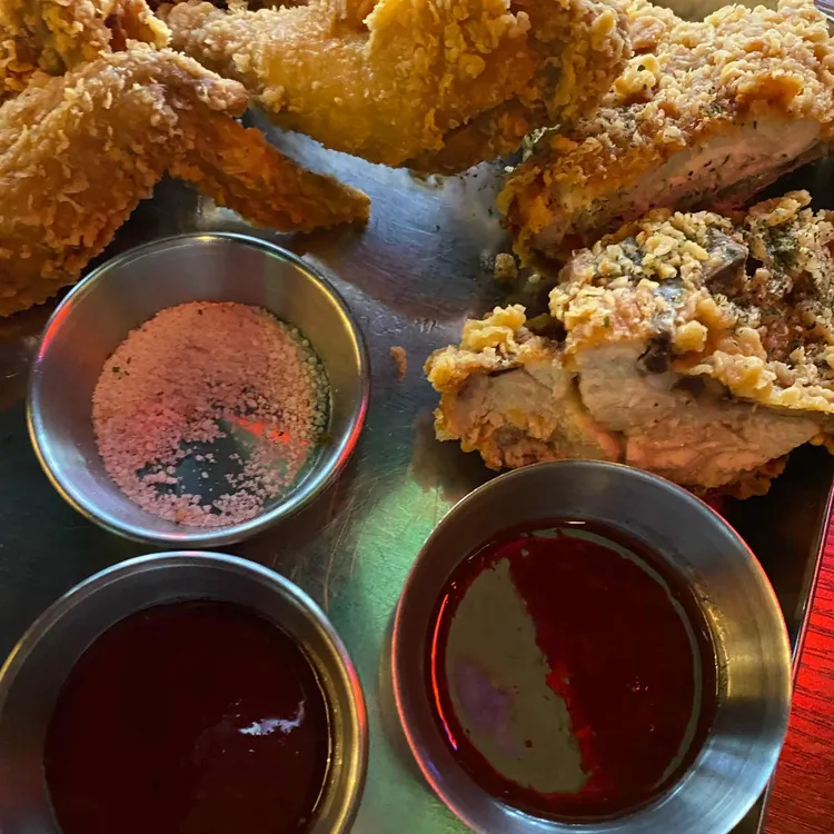 큰통치킨 대표 사진