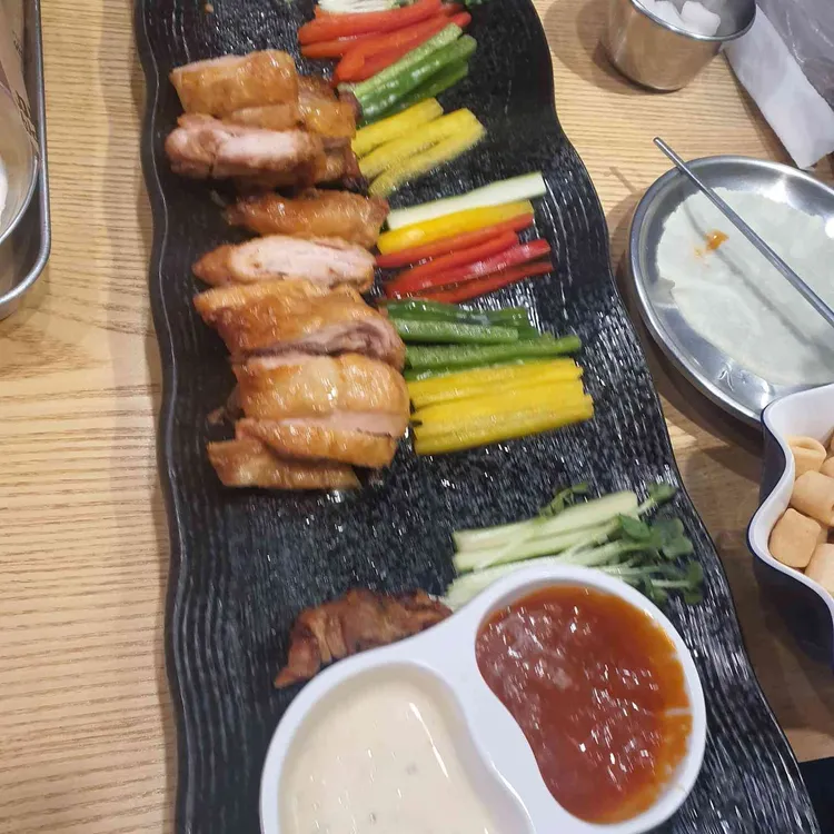 누구나홀딱반한닭 대표 사진
