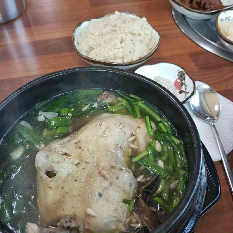 황제능이버섯백숙 대표 사진