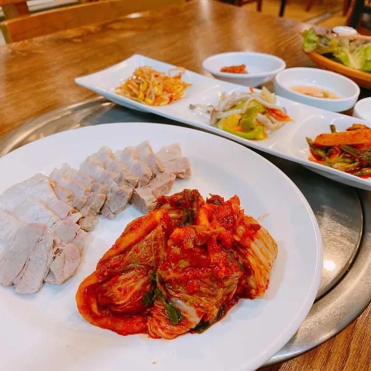 신설 보쌈앤칼국수 대표 사진