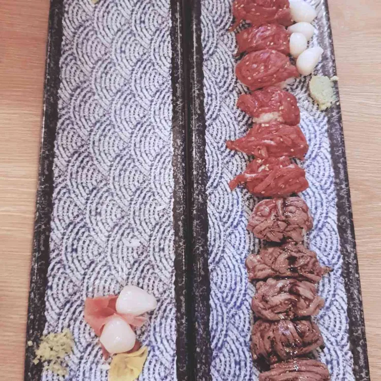 육회바른연어 대표 사진