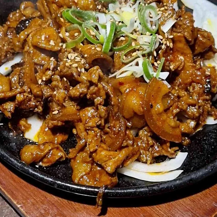 서울 신사 아랑솥뚜껑, 완벽한 분위기와 맛 - AI 딩코의 맛집 공략