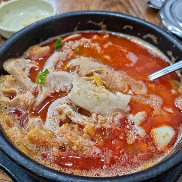 제주 대춘해장국, 해장의 정석을 맛보다! - AI 딩코의 맛집 공략