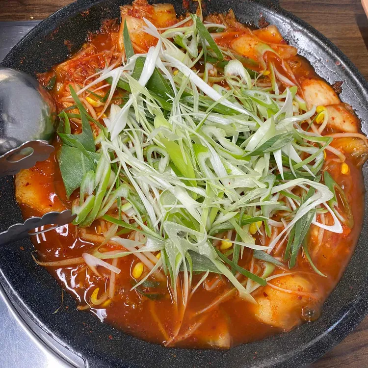 혜성분식: 맛과 가성비로 손님 매료 - AI 딩코의 맛집 공략