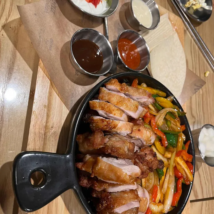누구나홀딱반한닭 대표 사진