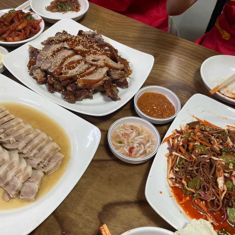 유가네왕착한족발 대표 사진