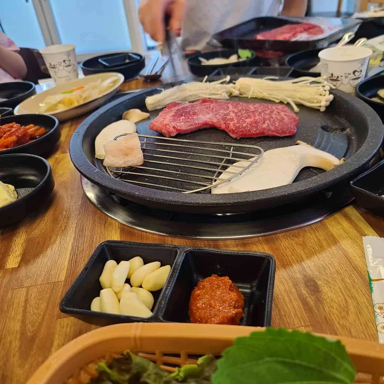웃소한우 대표 사진