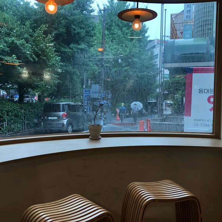 메이크데이 대표 사진