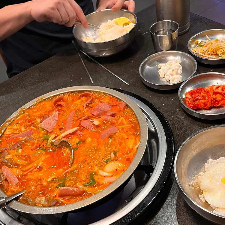 존슨부대찌개 대표 사진