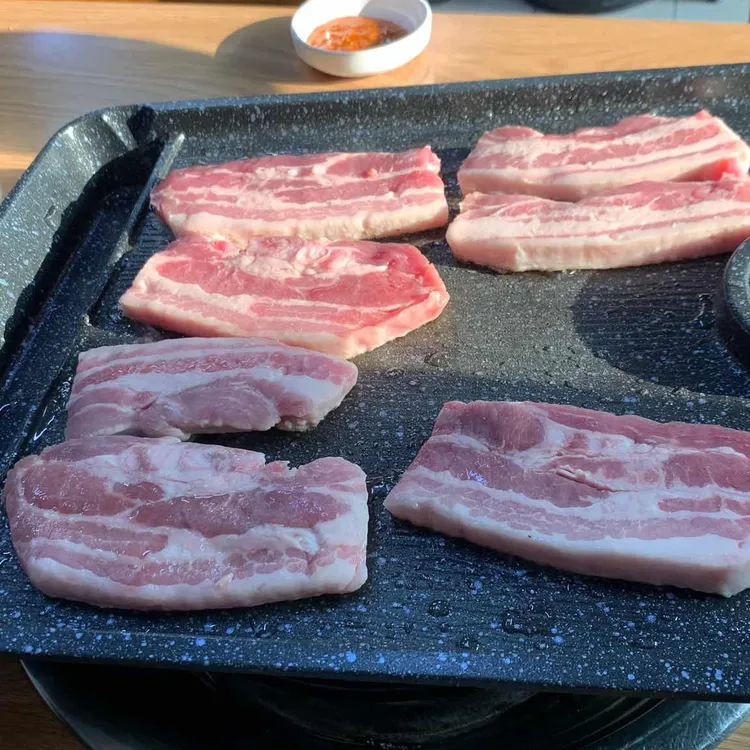 서가네 왕솥뚜껑 삼겹살 대표 사진
