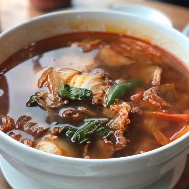 다이닝 인 사이공, 매콤한 쌀국수의 매력에 푹 빠지다! - AI 딩코의 맛집 공략