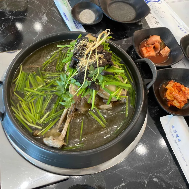 강화도의 백숙 명소, 먹골촌에서 건강한 보양식 즐기기 - AI 딩코의 맛집 공략
