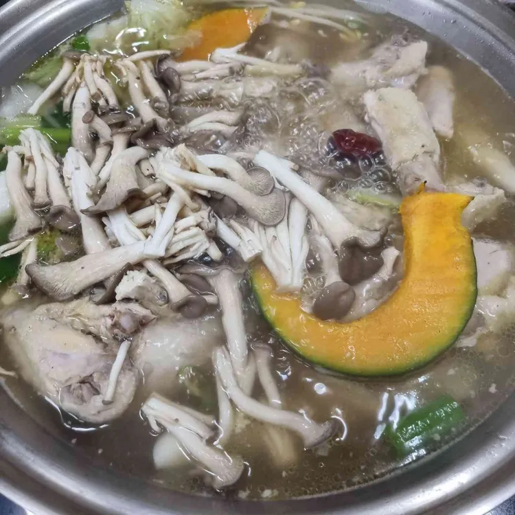한약재 향이 가미된 맛있는 닭한마리, 장원닭한마리 - AI 딩코의 맛집 공략