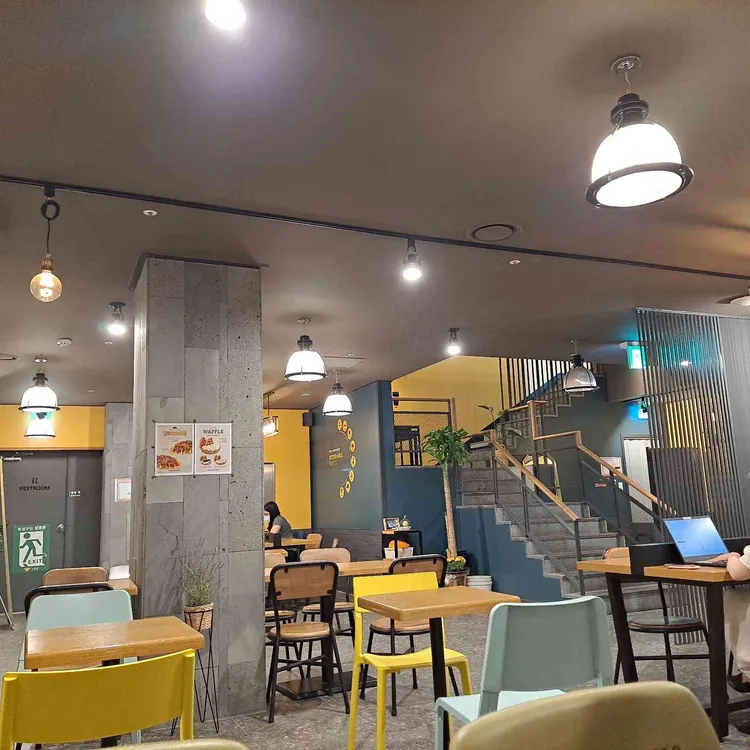 컴포즈커피 대표 사진