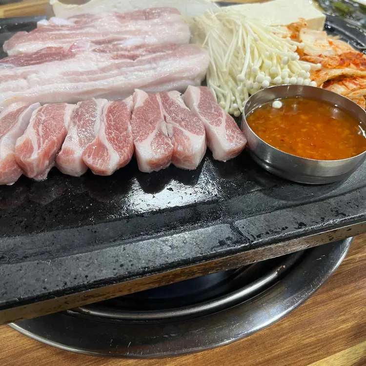만년똥돼지 대표 사진