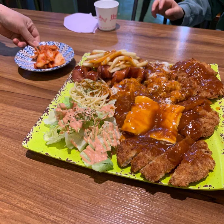 용천옛날통닭 우리돈까스 대표 사진